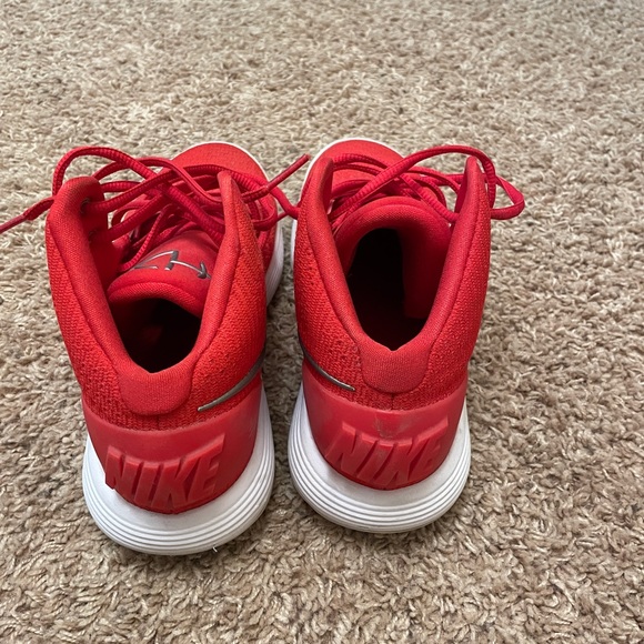 Nike basketball shoes Womens - Picture 3 of 8